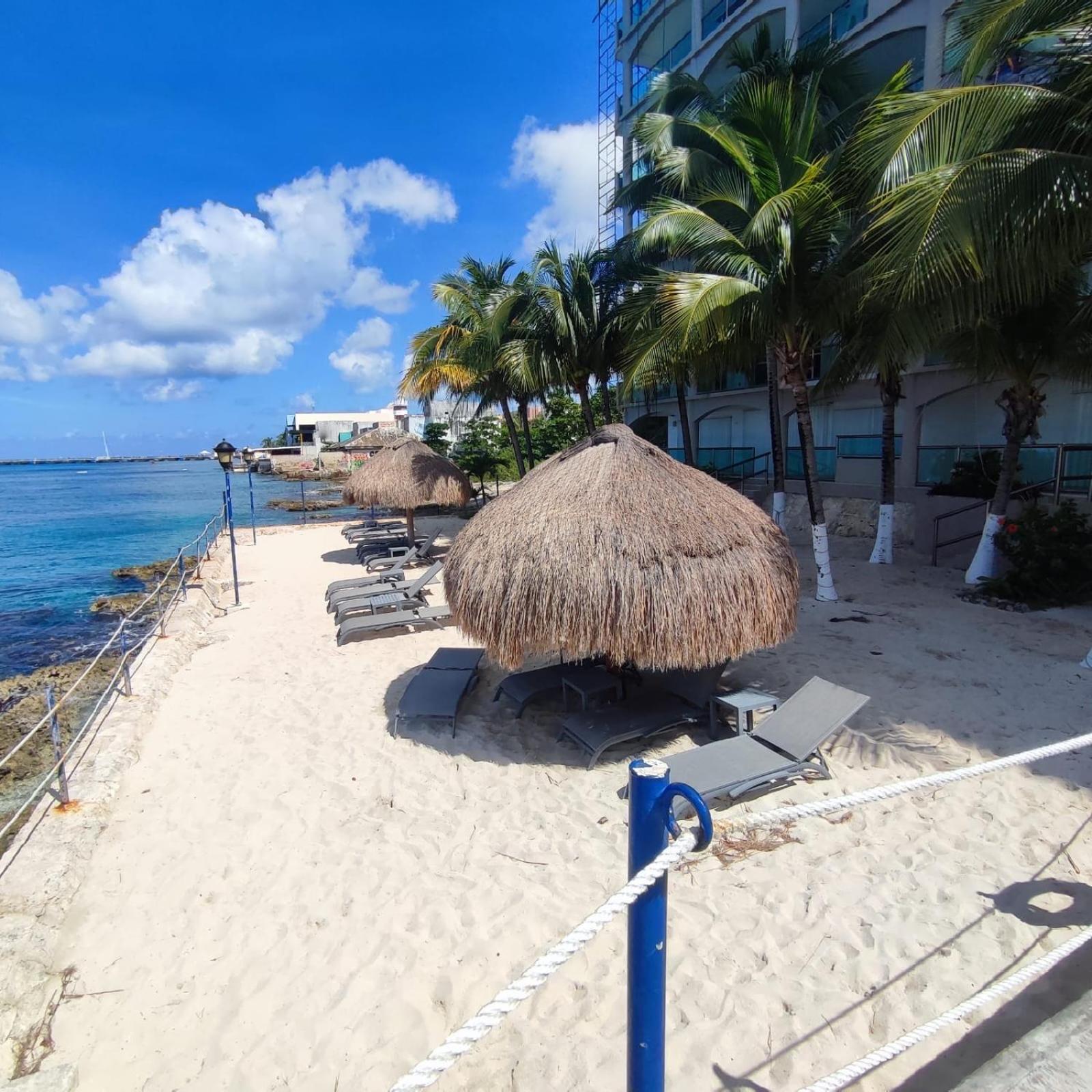 The Queen Of Cozumel - Urban Empire En-Suite City View - For Couples In Mind Exterior photo