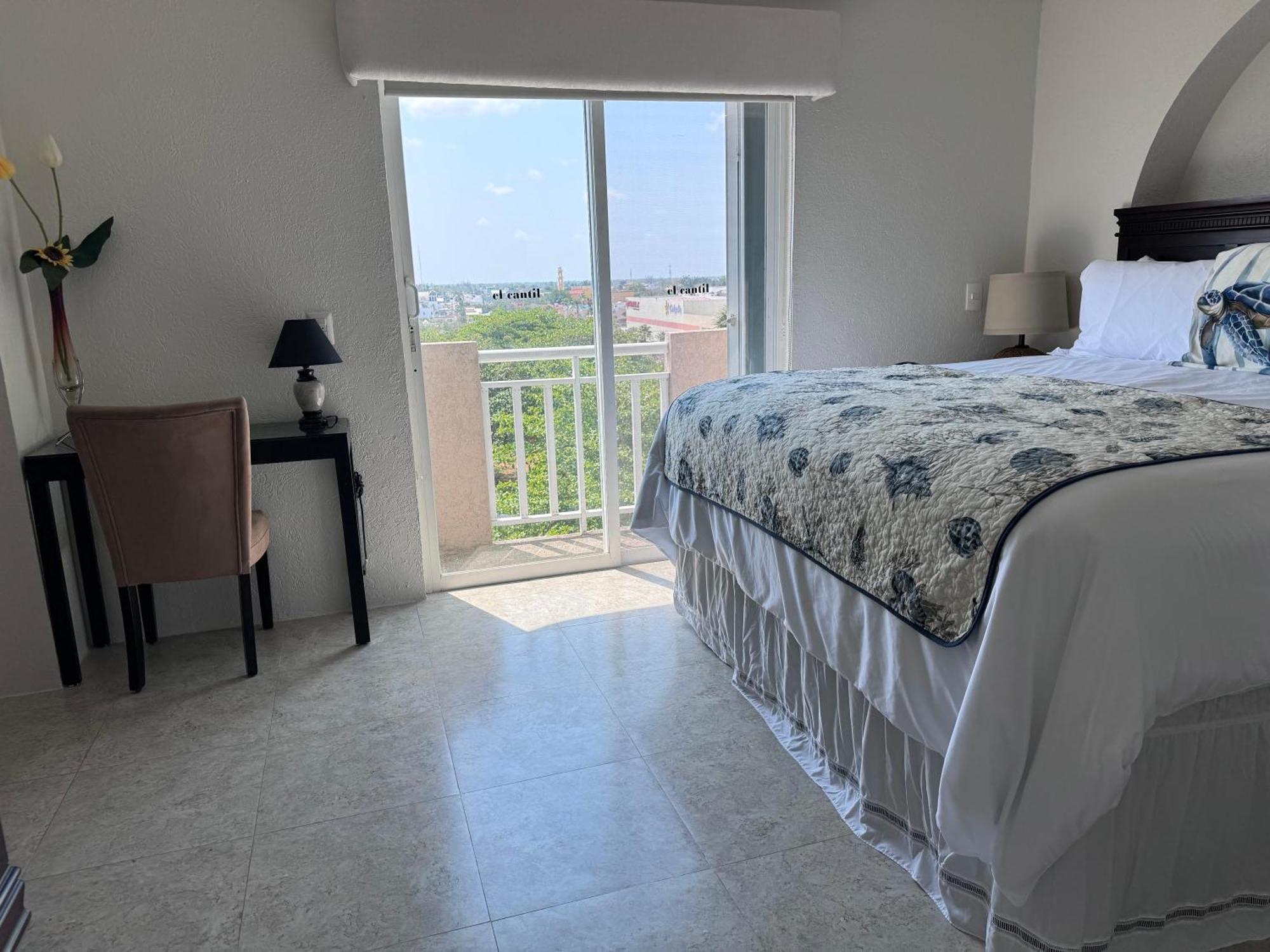 The Queen Of Cozumel - Urban Empire En-Suite City View - For Couples In Mind Exterior photo