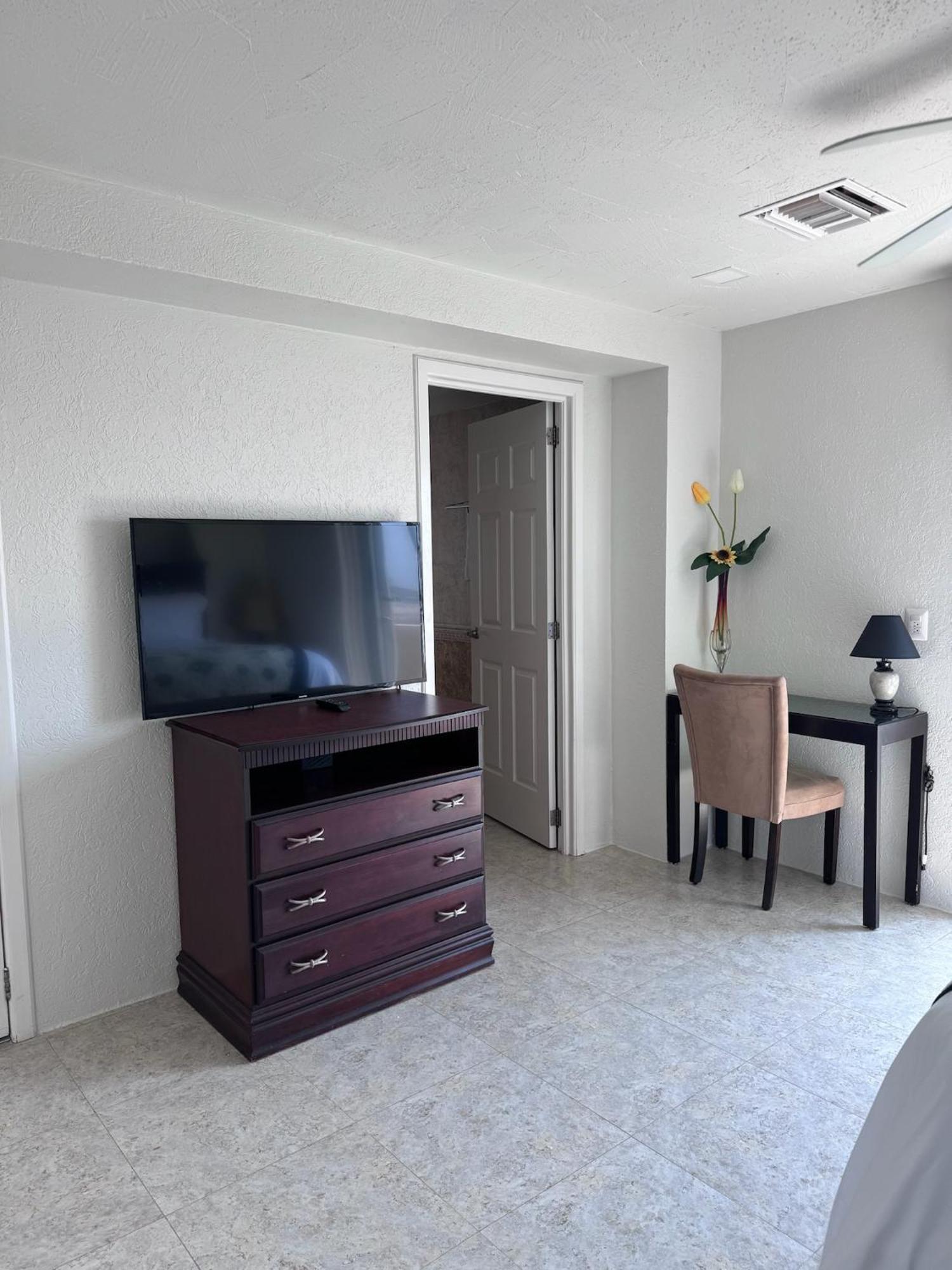 The Queen Of Cozumel - Urban Empire En-Suite City View - For Couples In Mind Exterior photo